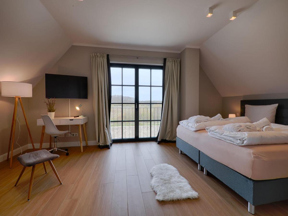 Reetland Am Meer - Premium Reetdachvilla Mit 3 Schlafzimmern, Sauna Und Kamin F27 Dranske Exterior photo