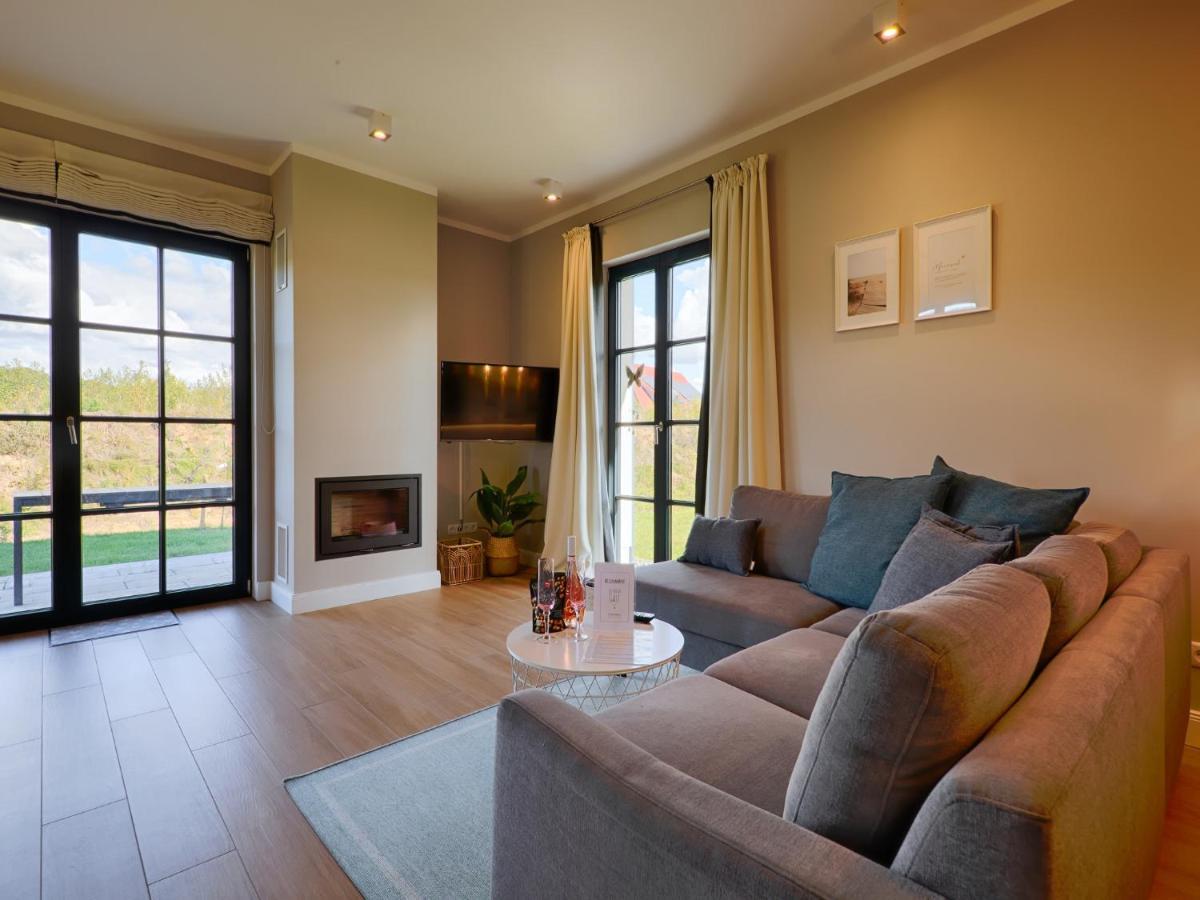 Reetland Am Meer - Premium Reetdachvilla Mit 3 Schlafzimmern, Sauna Und Kamin F27 Dranske Exterior photo