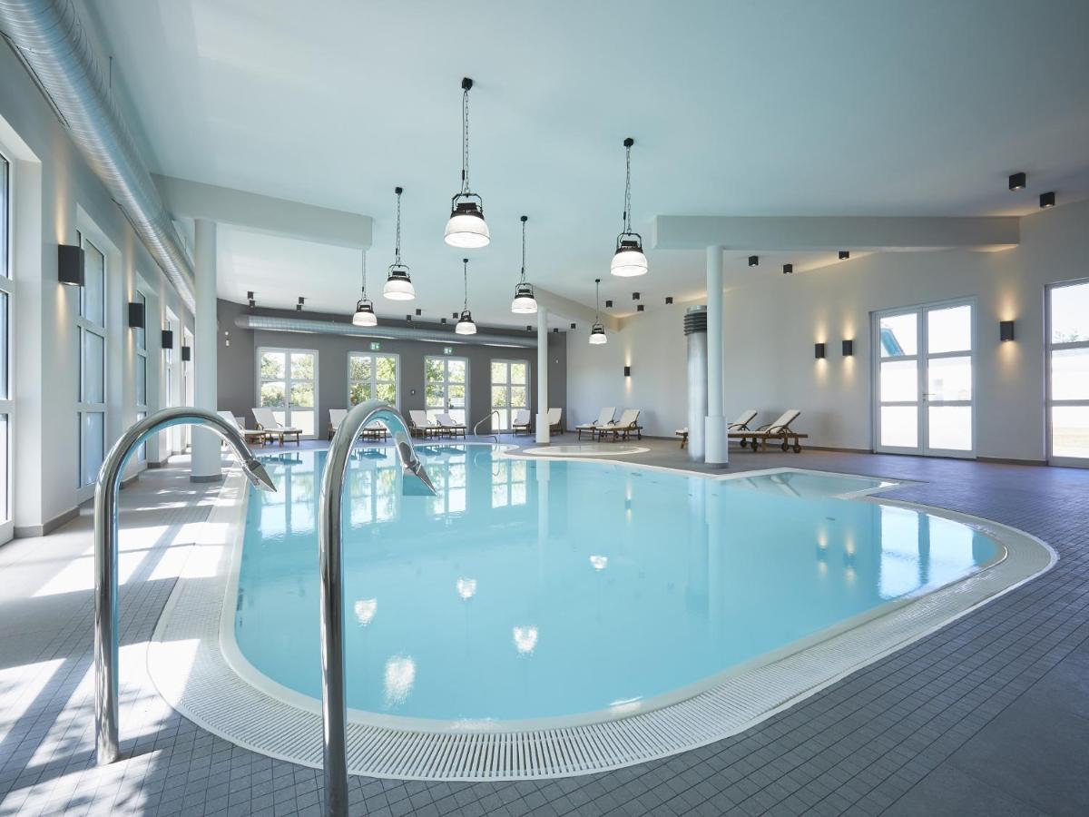 Reetland Am Meer - Premium Reetdachvilla Mit 3 Schlafzimmern, Sauna Und Kamin F27 Dranske Exterior photo